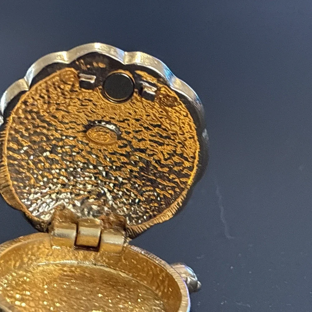 Vintage Gold Tone Turtle Trinket Box - Magnetic Shell Locket Pill Box Compact